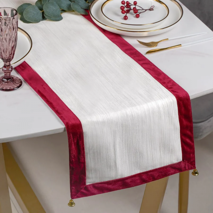 Red & White Christmas Table Mat Set & Runner